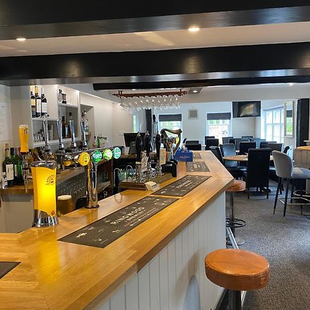 The New Wheel Inn Lymington Εξωτερικό φωτογραφία