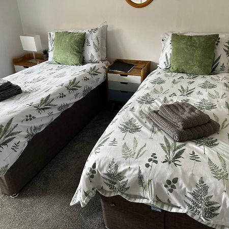 The New Wheel Inn Lymington Εξωτερικό φωτογραφία
