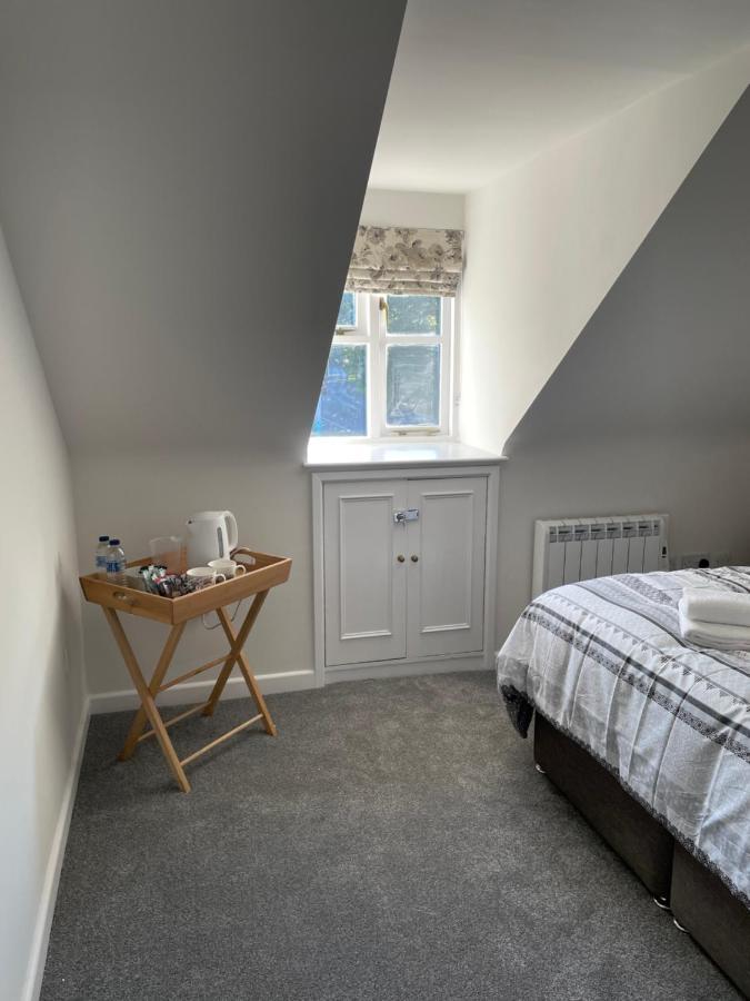 The New Wheel Inn Lymington Εξωτερικό φωτογραφία