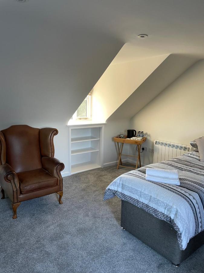The New Wheel Inn Lymington Εξωτερικό φωτογραφία