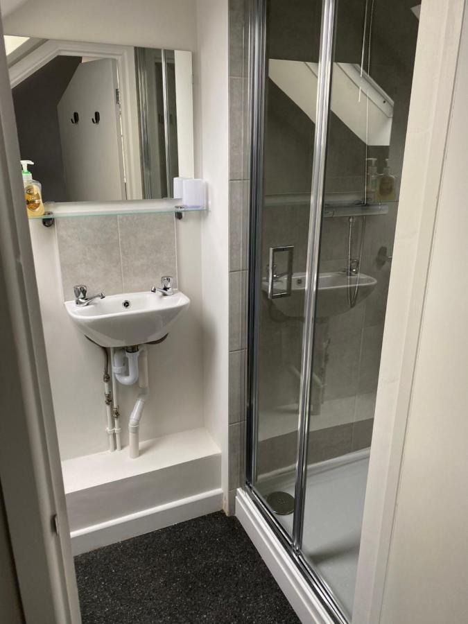 The New Wheel Inn Lymington Εξωτερικό φωτογραφία