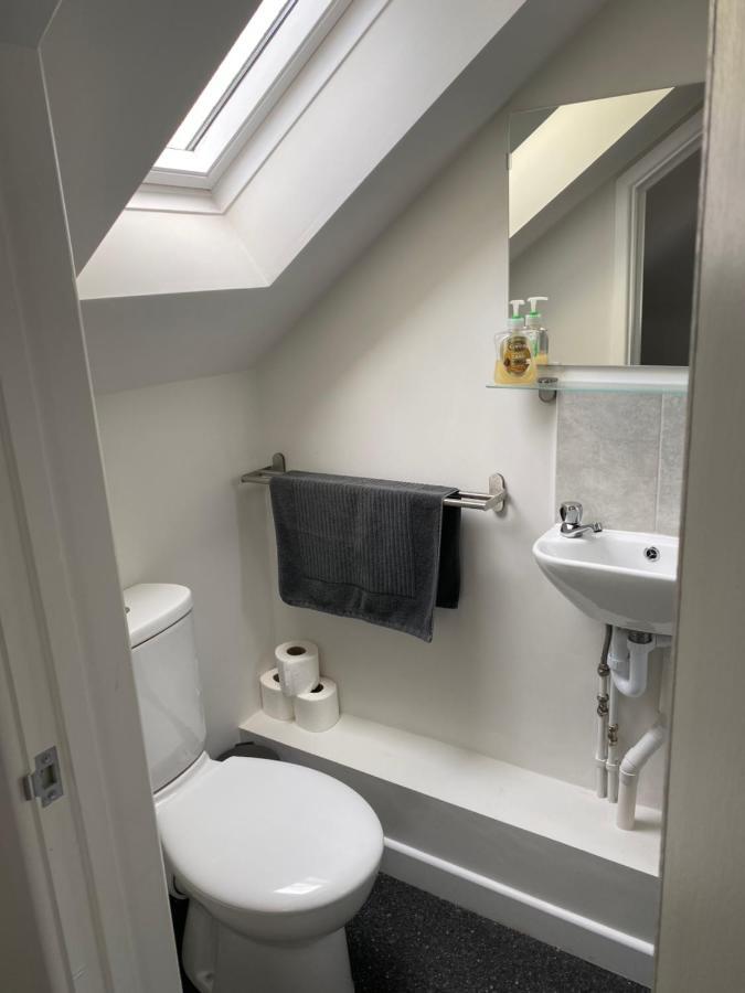 The New Wheel Inn Lymington Εξωτερικό φωτογραφία