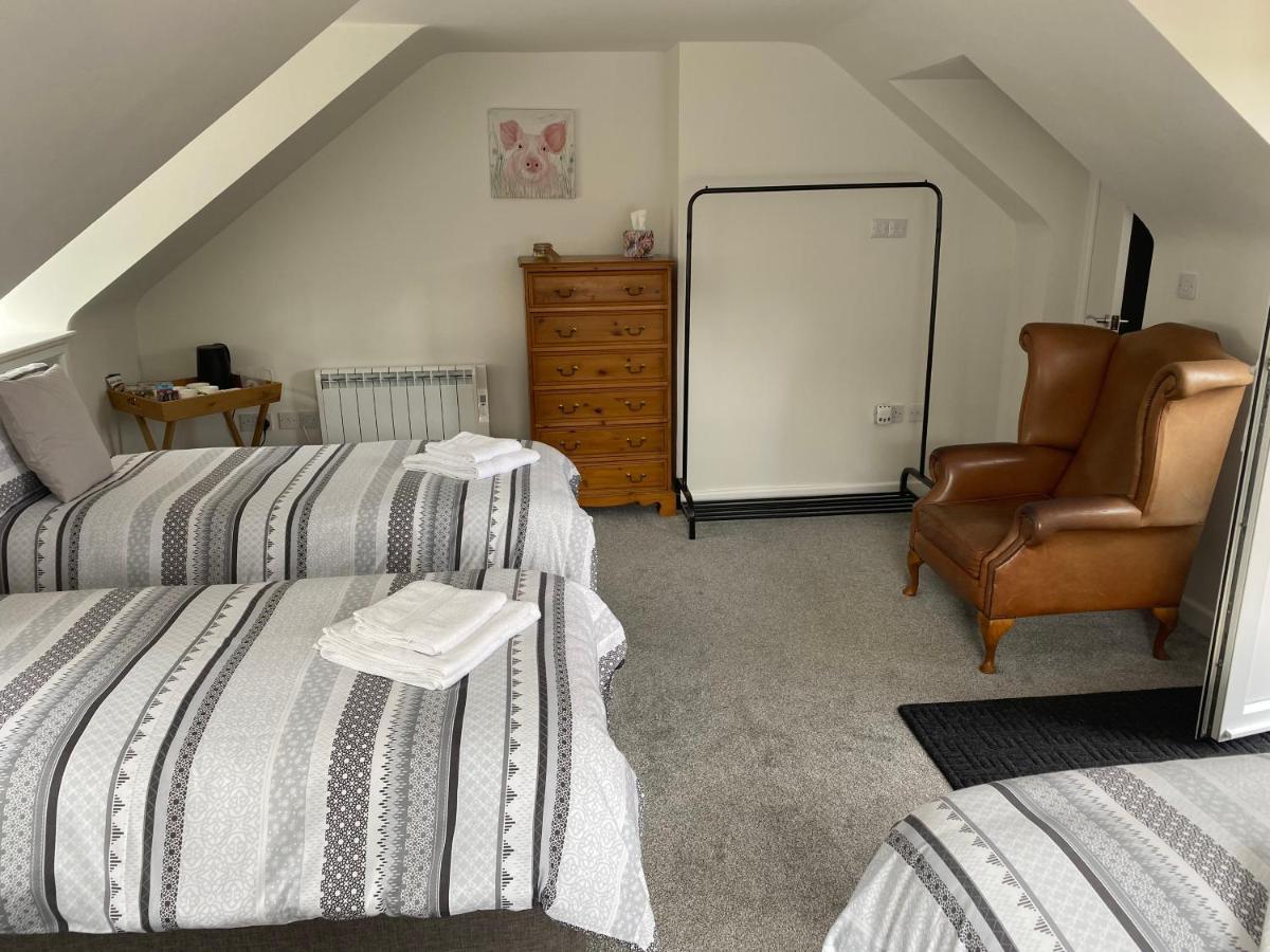 The New Wheel Inn Lymington Εξωτερικό φωτογραφία
